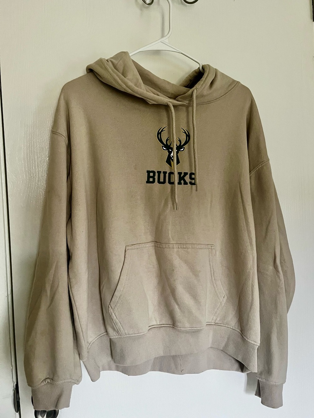 Women’s Milwaukee Bucks Hoodie